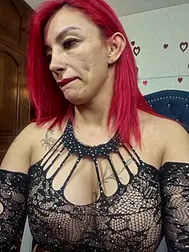 RedQueenMilf online show from July 28, 2026, 1:12 am
