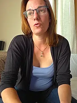 SpiceLea online show from May 14, 2026, 12:12 pm