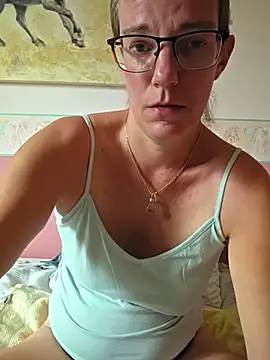 SpiceLea online show from July 16, 2026, 2:01 pm