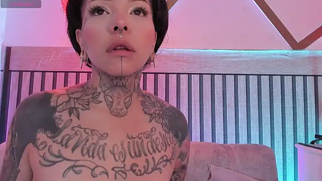 NinaInk online show from July 18, 2026, 4:22 pm