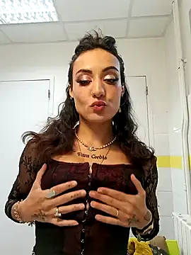 sugarunebaby online show from September 25, 2025, 11:03 am