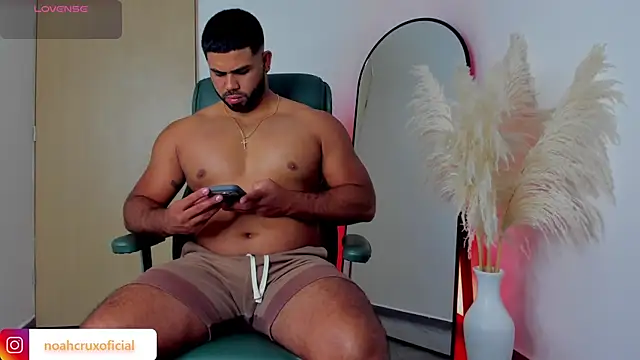 noah crux online show from June 20, 2026, 1:19 am