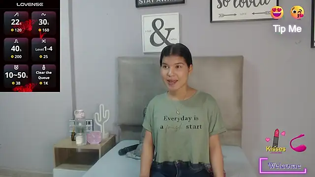 SophiaMeyerst online show from May 2, 2026, 12:54 pm
