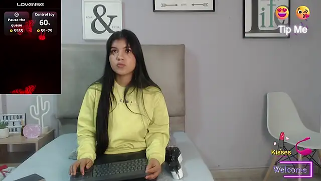 SophiaMeyerst online show from May 4, 2026, 1:07 pm