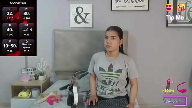 SophiaMeyerst online show from July 11, 2026, 1:58 pm