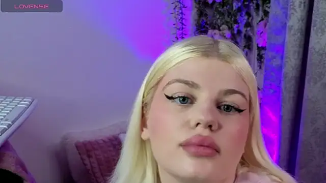 Snapshot of JosephineBlairs chatting on May 22, 2026, 3:02 am JosephineBlairs online show from May 22, 2026, 3:02 am
