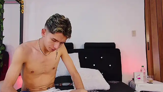 Jack lover1724 online show from June 16, 2026, 1:41 am