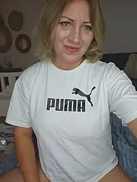 zarina3003 online show from July 7, 2026, 8:35 pm