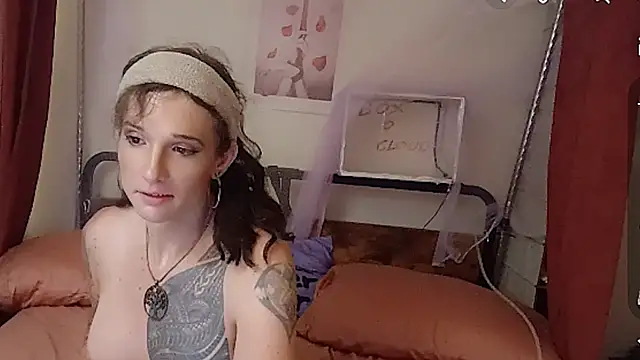 cassiemichellexx online show from July 14, 2026, 10:21 am