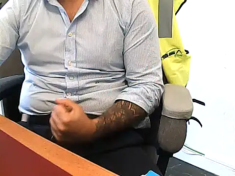 Boysexy98 online show from May 27, 2026, 12:02 pm