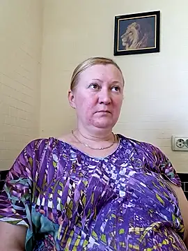 blondyaguar online show from July 27, 2026, 7:04 am