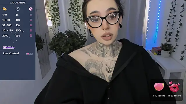 Dixi Pixi  online show from May 3, 2026, 5:35 am