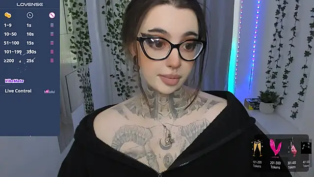 Dixi Pixi  online show from May 14, 2026, 5:36 am