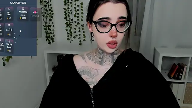 Dixi Pixi  online show from July 10, 2026, 5:45 am
