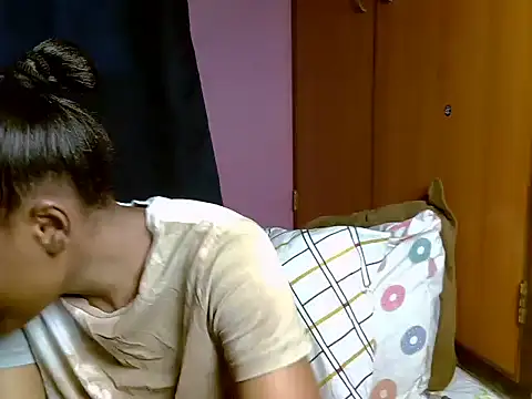 Queen petite  online show from July 19, 2026, 4:38 am