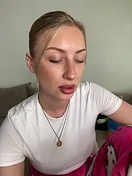 belle98 online show from May 1, 2026, 12:54 pm