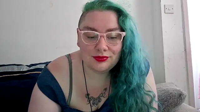 Snapshot of Bustycurves chatting on July 9, 2026, 8:40 am Bustycurves online show from July 9, 2026, 8:40 am