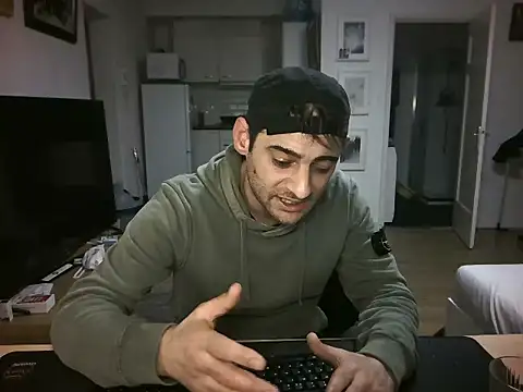 mihaimichael online show from June 10, 2026, 11:24 pm