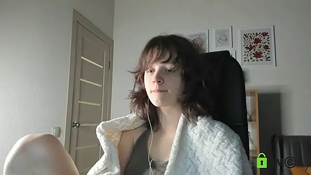 Alina Mills online show from June 21, 2026, 11:02 am