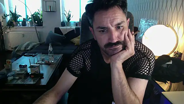 tomz0819 online show from July 25, 2026, 8:34 am