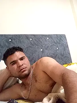 Snapshot of PITBuk_708 chatting on December 14, 2025, 2:17 am PITBuk 708 online show from December 14, 2025, 2:17 am