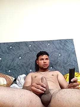 Snapshot of PITBuk_708 chatting on December 19, 2025, 4:14 pm PITBuk 708 online show from December 19, 2025, 4:14 pm