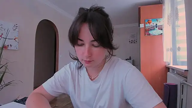 cClandesTina online show from July 1, 2026, 10:17 am