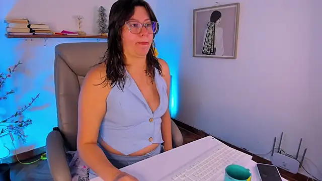 Chanelll Taylorr  online show from July 20, 2026, 12:40 pm