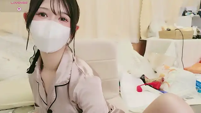 Snapshot of Conatsu chatting on May 28, 2026, 2:47 pm Conatsu online show from May 28, 2026, 2:47 pm