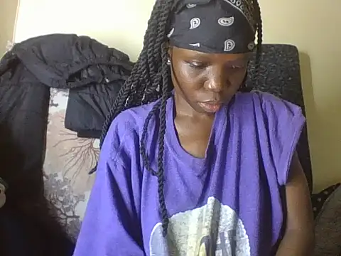 Snapshot of Baddie_Floxxy chatting on June 12, 2026, 2:10 am Baddie Floxxy online show from June 12, 2026, 2:10 am
