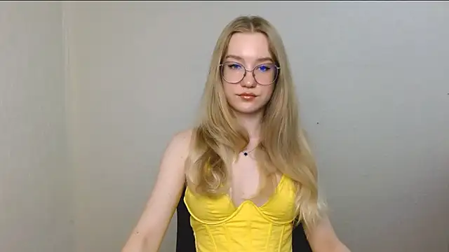 Snapshot of cindi_hot chatting on July 18, 2026, 10:41 am cindi hot online show from July 18, 2026, 10:41 am