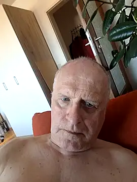 Milkasahne64 online show from June 24, 2026, 5:06 am