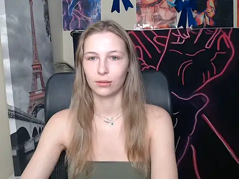 StrangerGi online show from June 14, 2026, 6:15 am