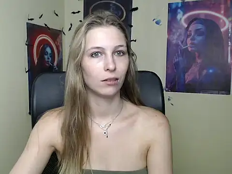 StrangerGi online show from July 8, 2026, 5:45 am