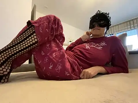 Marilou1983 online show from May 11, 2026, 2:45 pm