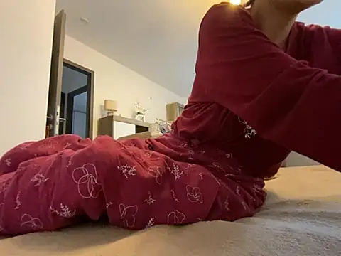 Marilou1983 online show from May 19, 2026, 4:57 pm