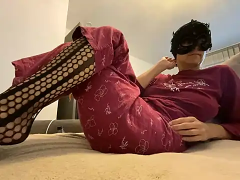 Marilou1983 online show from June 9, 2026, 7:42 am