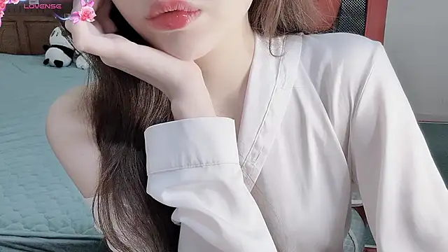 Snapshot of TrinhH_Nabbi chatting on March 17, 2026, 1:03 pm TrinhH Nabbi online show from March 17, 2026, 1:03 pm