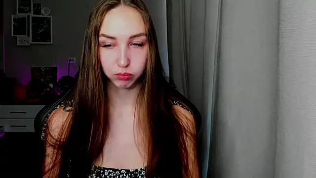 Sm0ly online show from June 18, 2026, 3:07 am