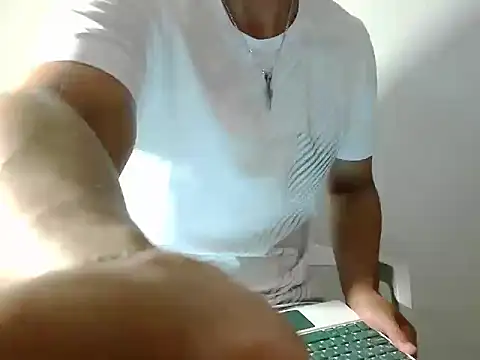 Snapshot of Latinsex2501 chatting on August 8, 2026, 12:02 am Latinsex2501 online show from August 8, 2026, 12:02 am