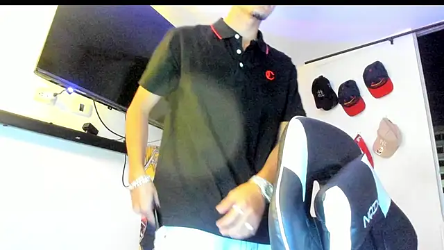 TommyGun 22 online show from August 3, 2026, 11:52 pm