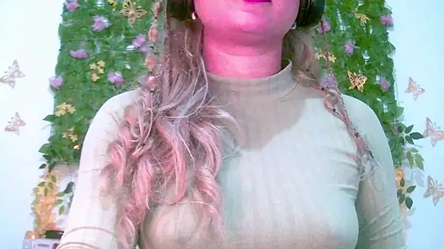 Crysrus online show from May 11, 2026, 12:38 am