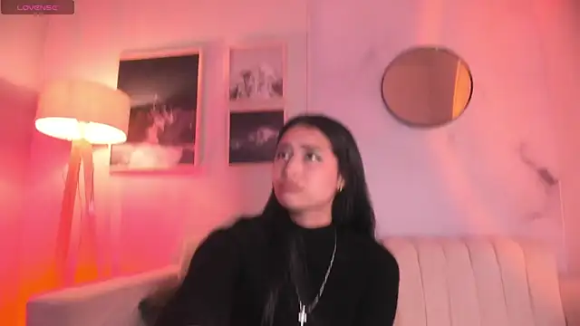 lara madisson online show from July 14, 2026, 5:01 am