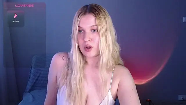 EmiliaDuchess online show from May 11, 2026, 10:54 am