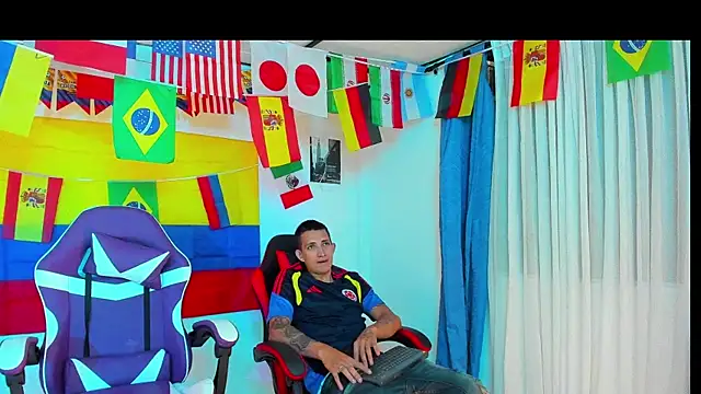 parejacaliente20154 online show from July 1, 2026, 2:02 am