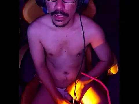 cloudyth1994 online show from June 6, 2026, 11:42 pm