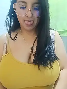  Angelinaandrade  online show from July 8, 2026, 1:15 pm