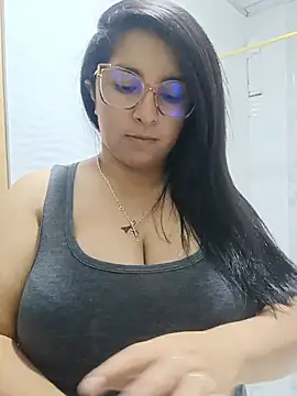  Angelinaandrade  online show from July 28, 2026, 1:12 am