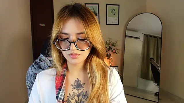 SweetJennaa online show from July 2, 2026, 12:43 am