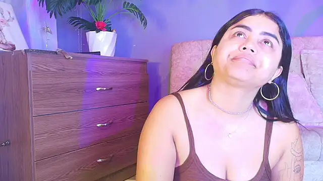 jade brunnette online show from June 25, 2026, 8:02 pm